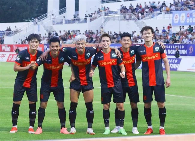 Hình ảnh minh họa giao dịch tài chính an toàn và quy trình xác minh tài khoản tại 18win nhà cái.